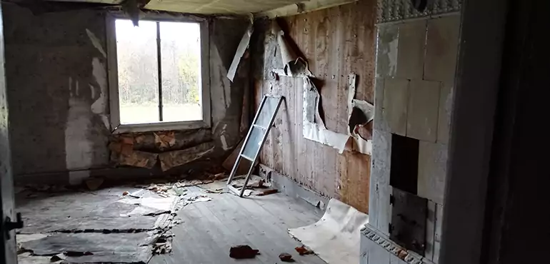 Why Selling a Distressed House Through Traditional Methods Fails in Philadelphia